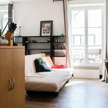Charming Studio Near The Eiffel Tower Párizs